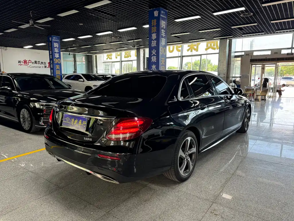 Mercedes-Benz E-Class 2019 — фото 14
