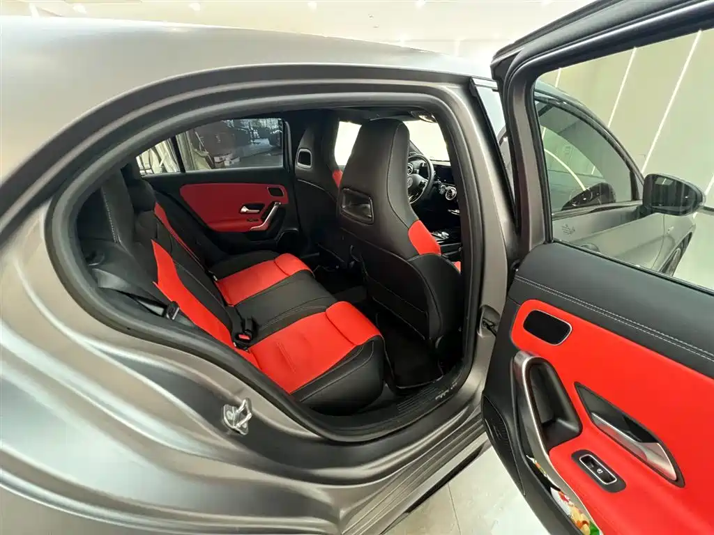 Mercedes-Benz A-Class AMG 2025 — фото 10