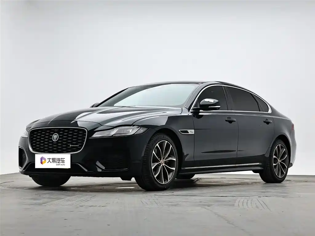 Jaguar XFL 2022 — фото 1