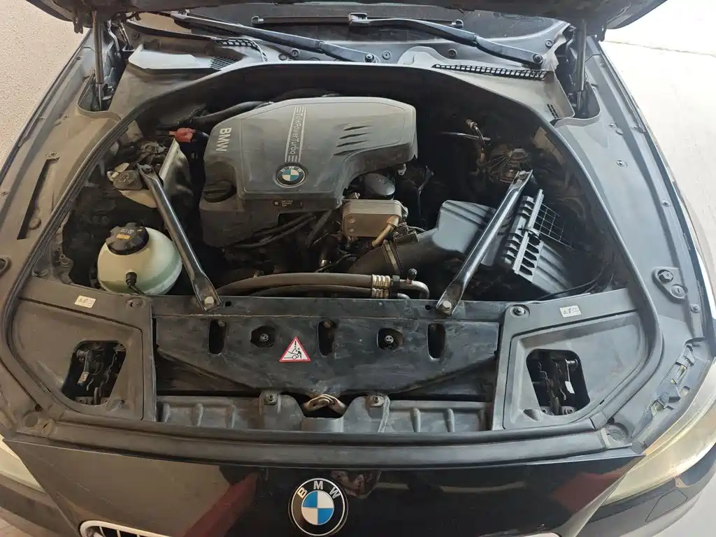 BMW 5 Series 2016 — фото 11