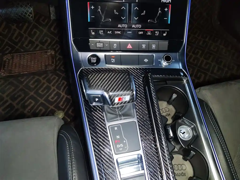 Audi A6L 2022