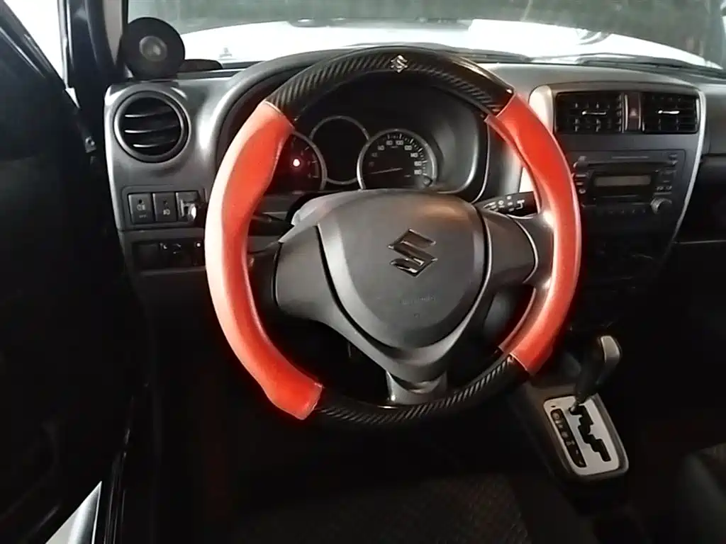 Suzuki Jimny 2017 — фото 11