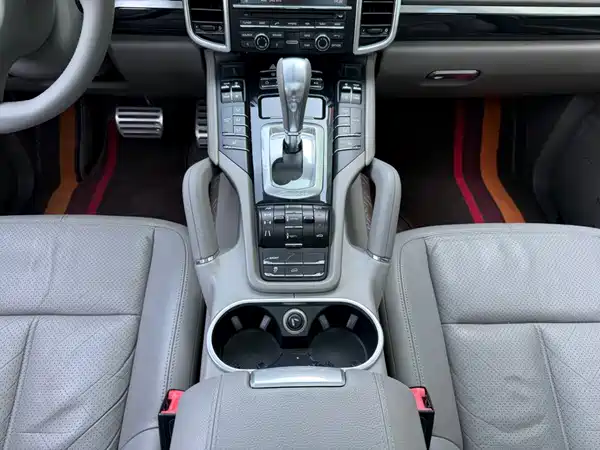 Porsche Cayenne 2011