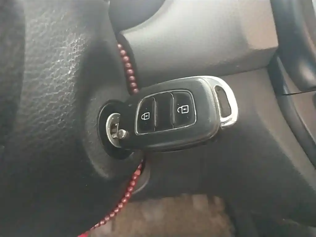 Hyundai Verna 2018 — фото 9