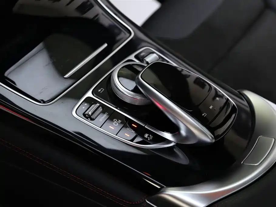 Mercedes-Benz GLC AMG 2018 — фото 12