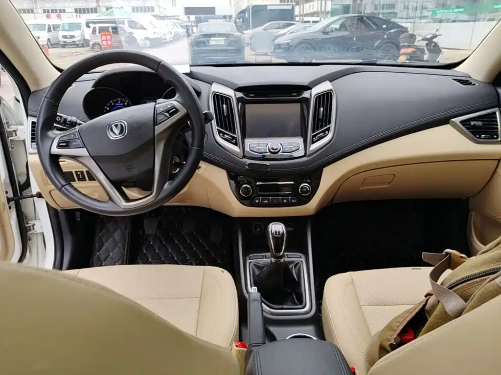 Changan Eado 2016 — фото 10