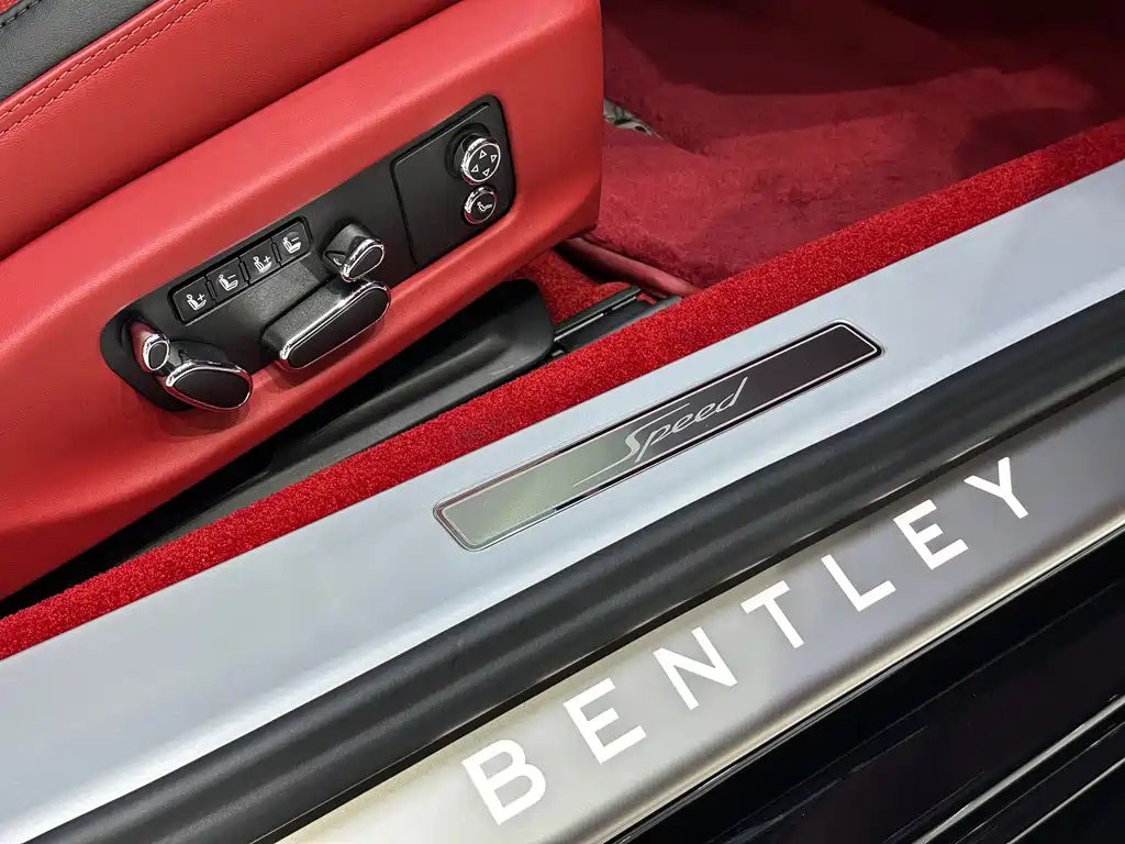Bentley Continental PHEV 2025 — фото 11
