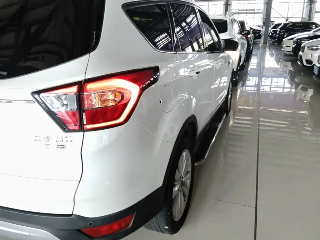 Ford Kuga 2017 — фото 8