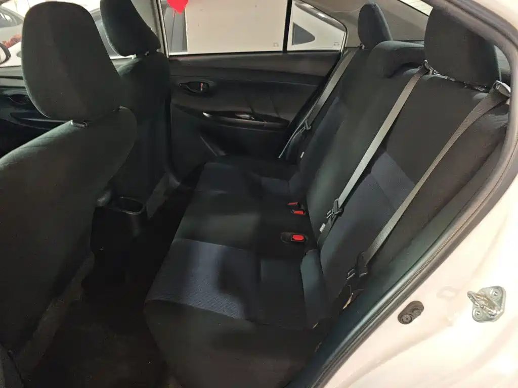 Toyota Yaris L 2021 — фото 13
