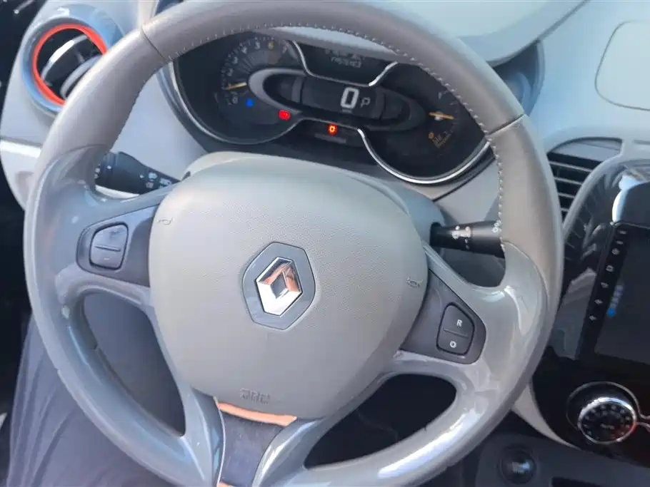 Renault Captur 2017 — фото 15