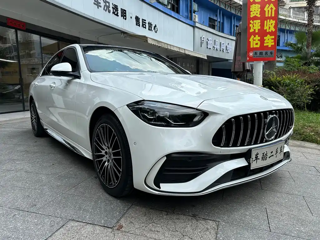 Mercedes-Benz C-Class 2024