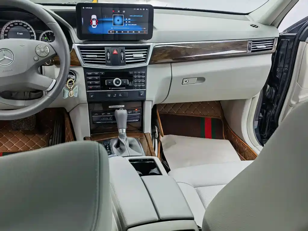 Mercedes-Benz E-Class 2011