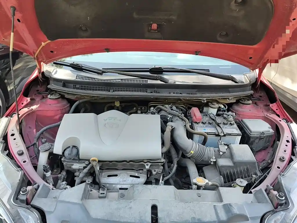 Toyota Yaris L 2017 — фото 16