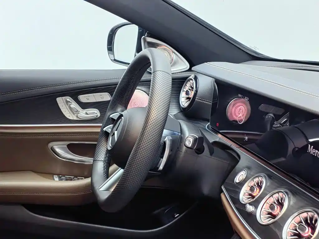 Mercedes-Benz E-Class 2023 — фото 22
