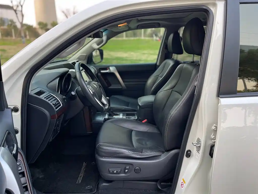Toyota Prado 2016 — фото 12