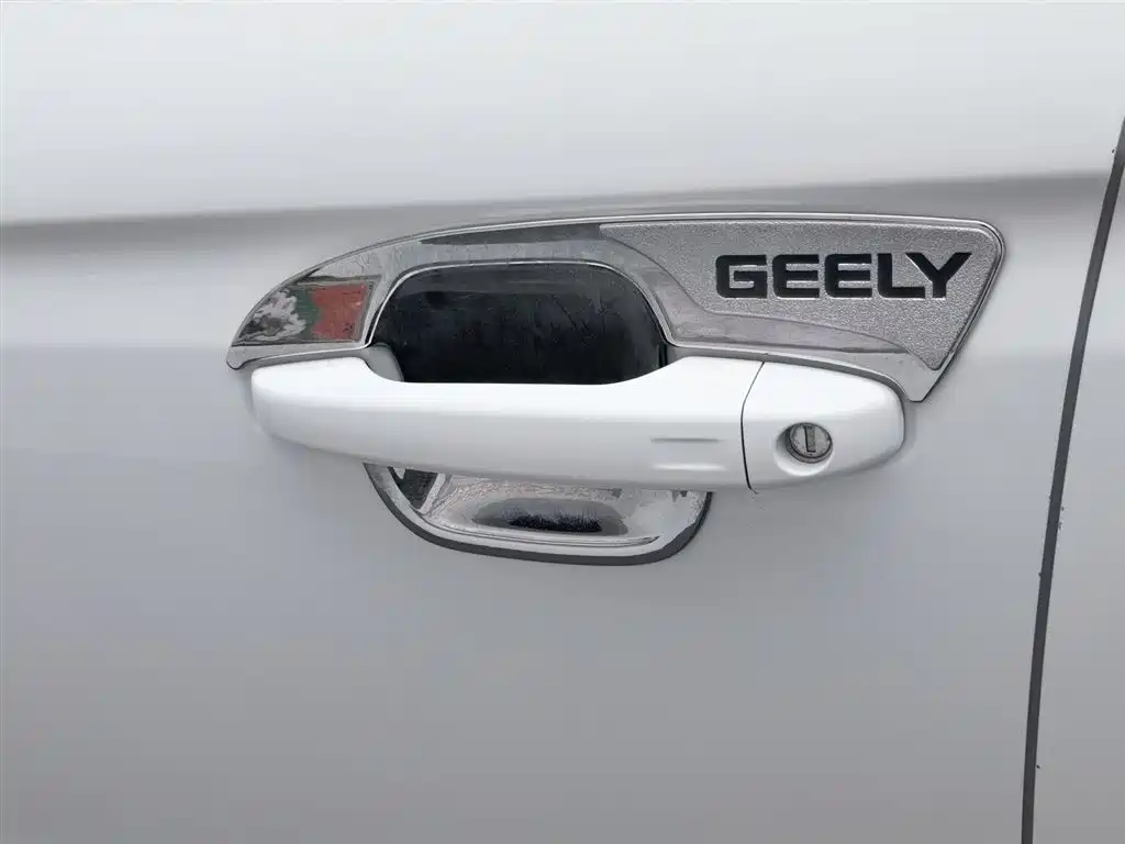 Geely Boyue 2018 — фото 18