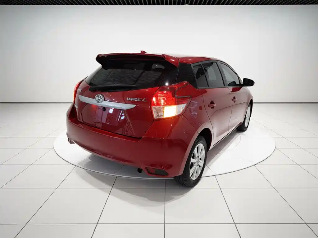 Toyota Yaris L 2015