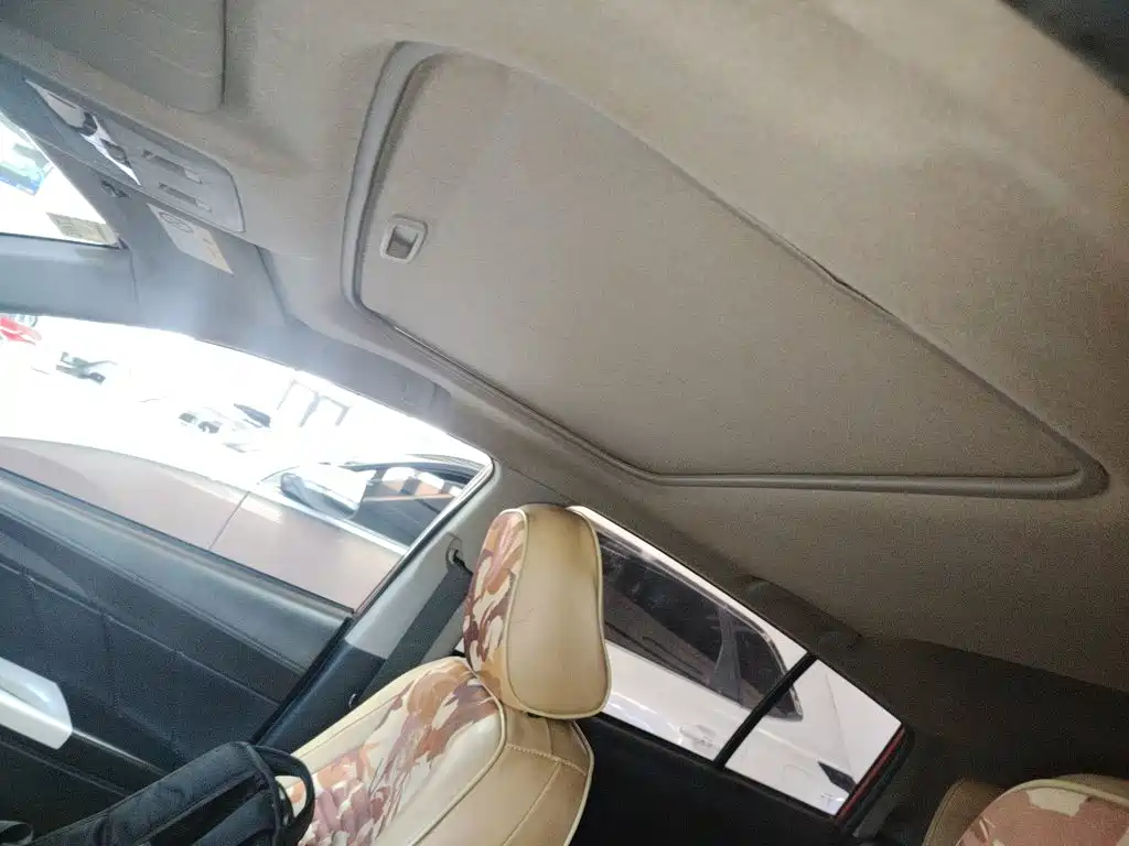 Toyota Yaris L 2015 — фото 18