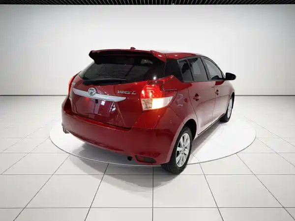 Toyota Yaris L 2015