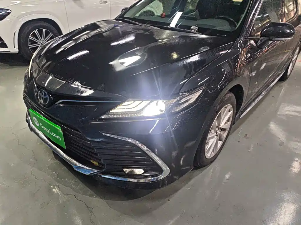 Toyota Camry 2023 — фото 18