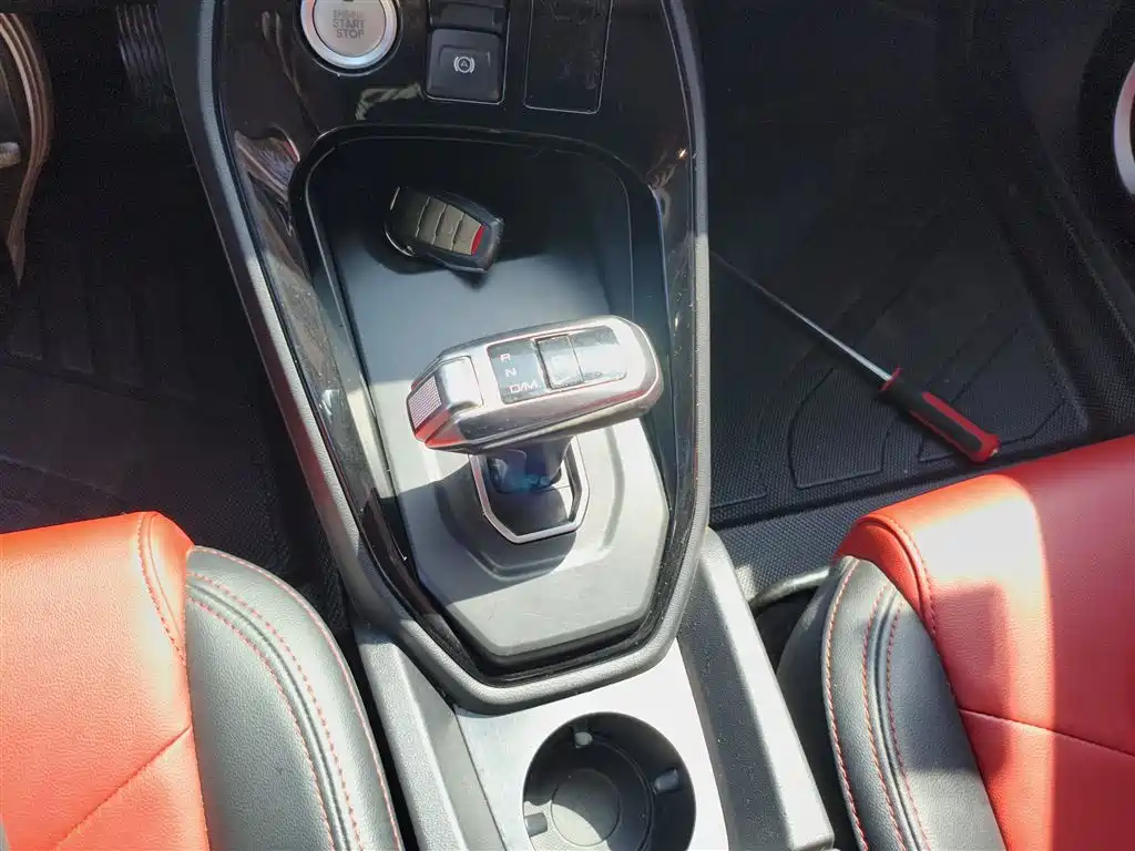 Haval H2s 2018 — фото 14