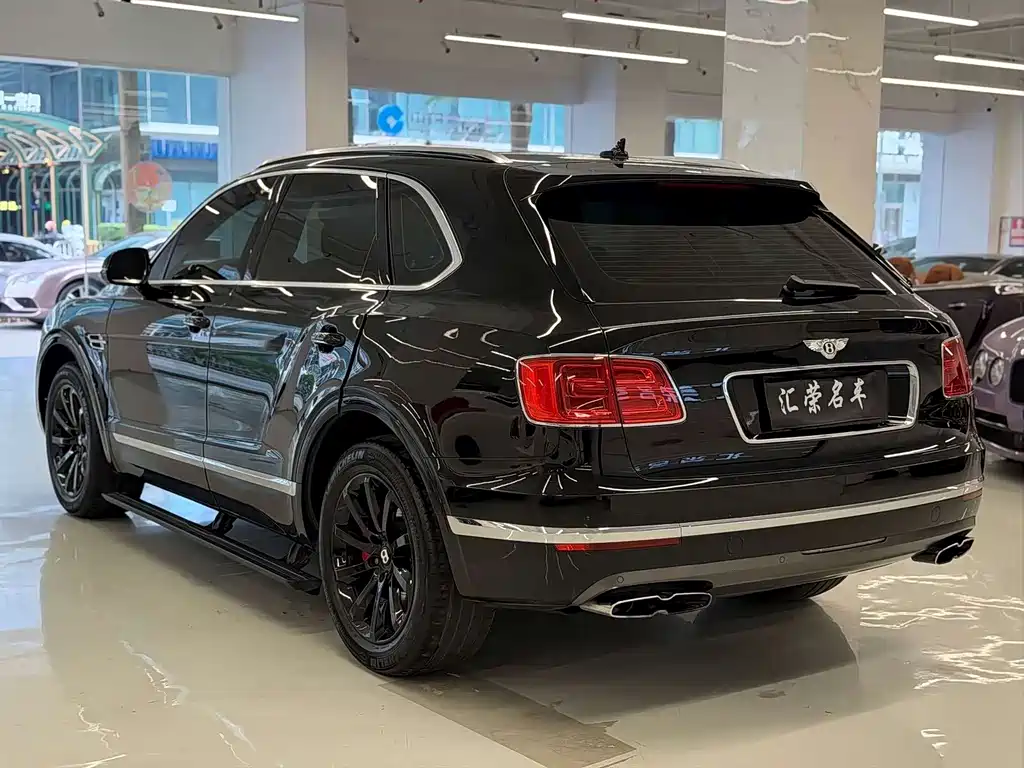 Bentley Bentayga 2019 — фото 10
