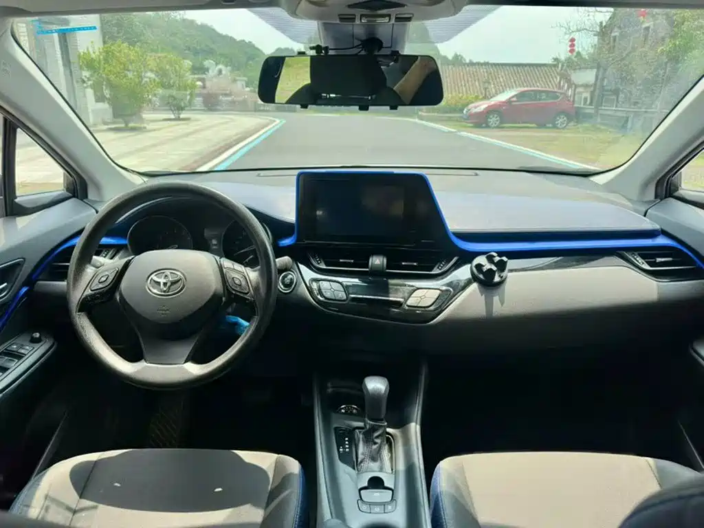 Toyota C-HR 2022 — фото 23