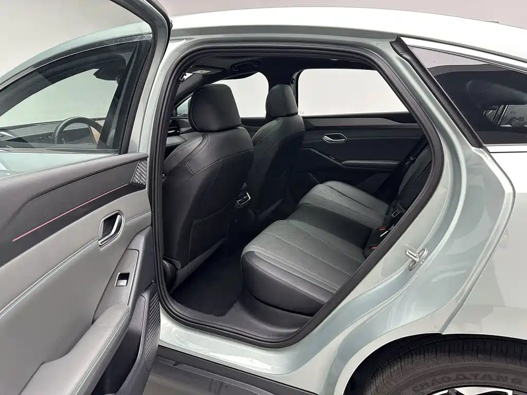 BYD Qin L 2025 — фото 10
