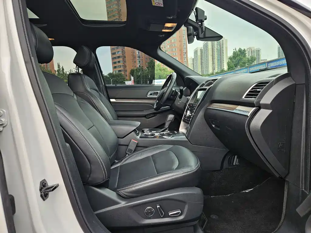 Ford Explorer 2018 — фото 11