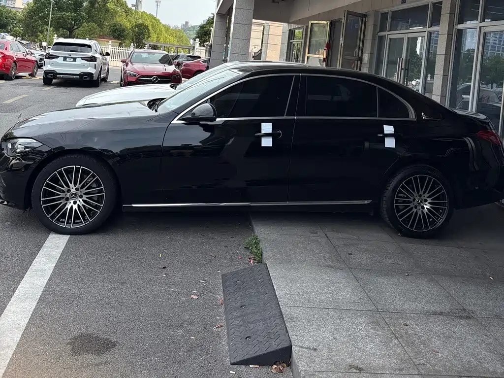 Mercedes-Benz C-Class 2023