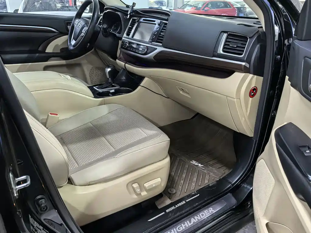 Toyota Highlander 2016 — фото 12