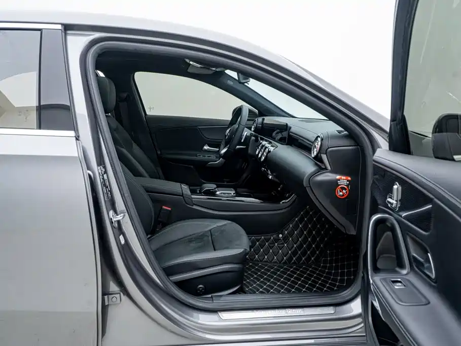 Mercedes-Benz A-Class 2020 — фото 15