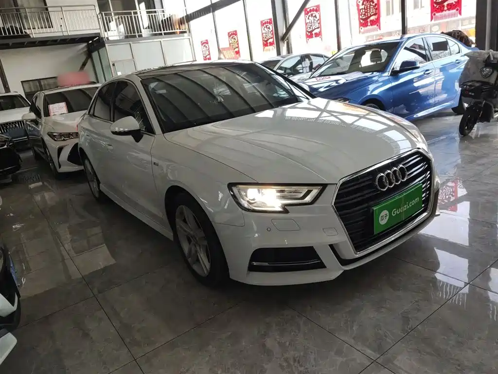 Audi A3 2018 — фото 4