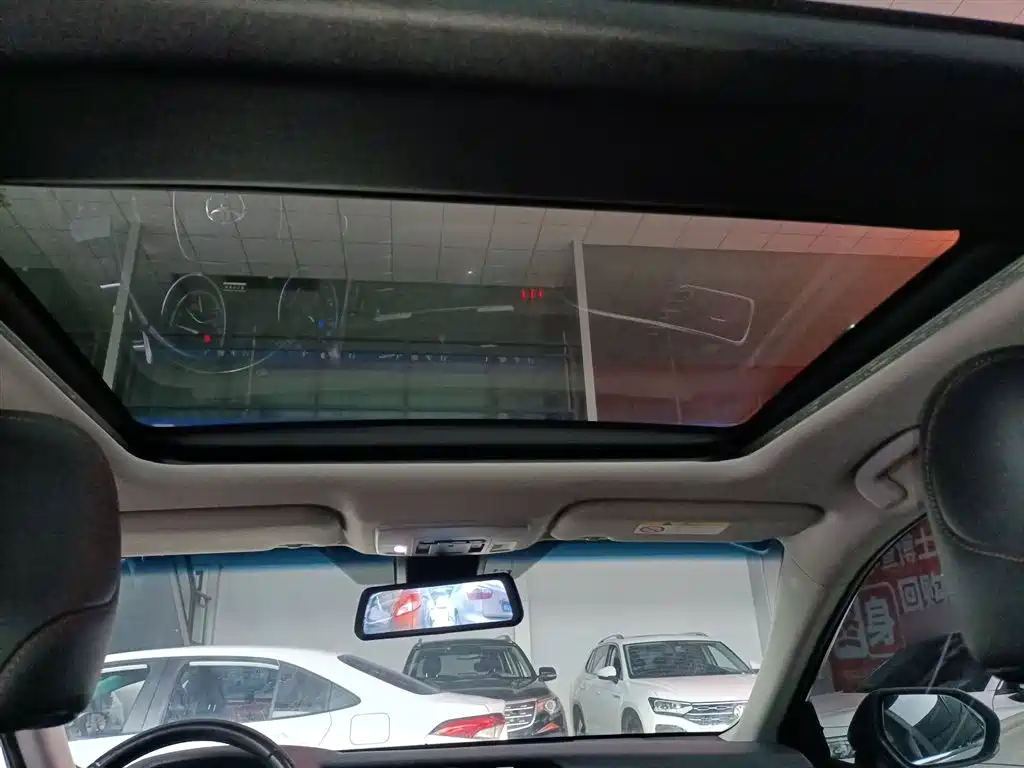Toyota Camry 2018 — фото 15