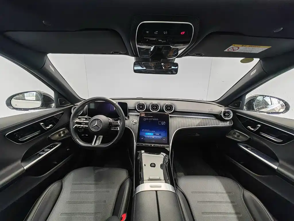 Mercedes-Benz C-Class 2024 — фото 10
