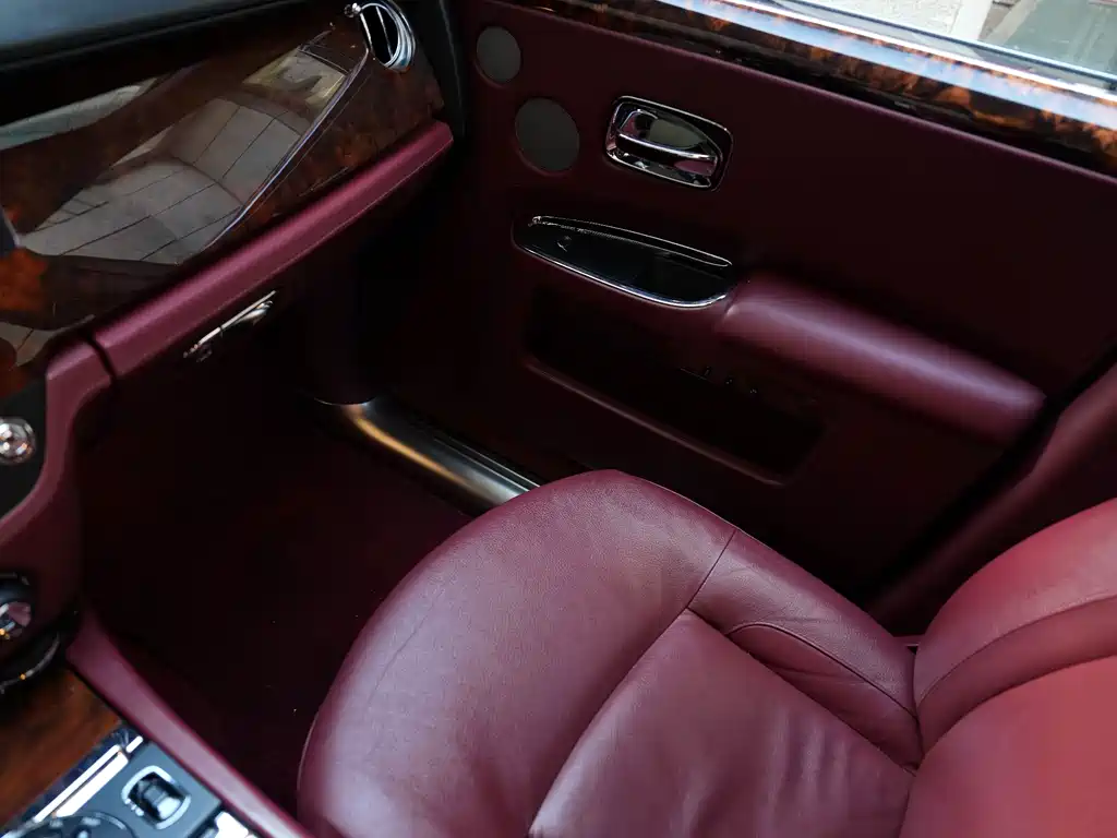 Rolls-Royce Ghost 2015 — фото 30
