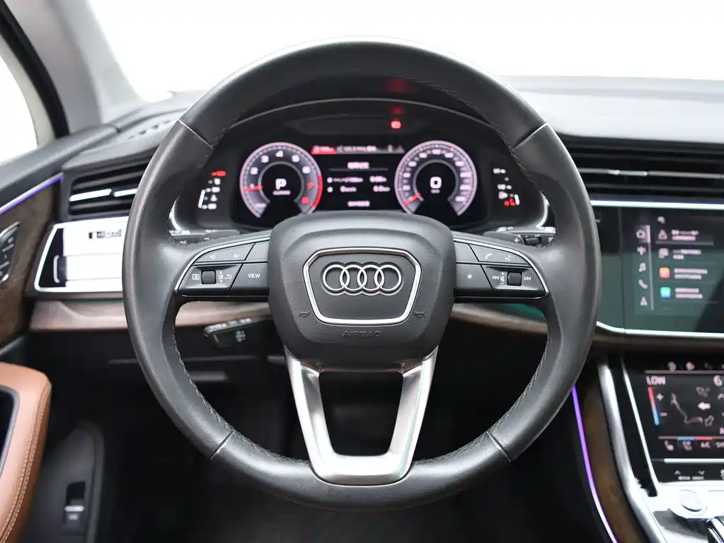 Audi Q7 2023 — фото 13