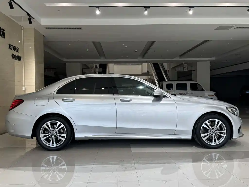 Mercedes-Benz C-Class 2018 — фото 20