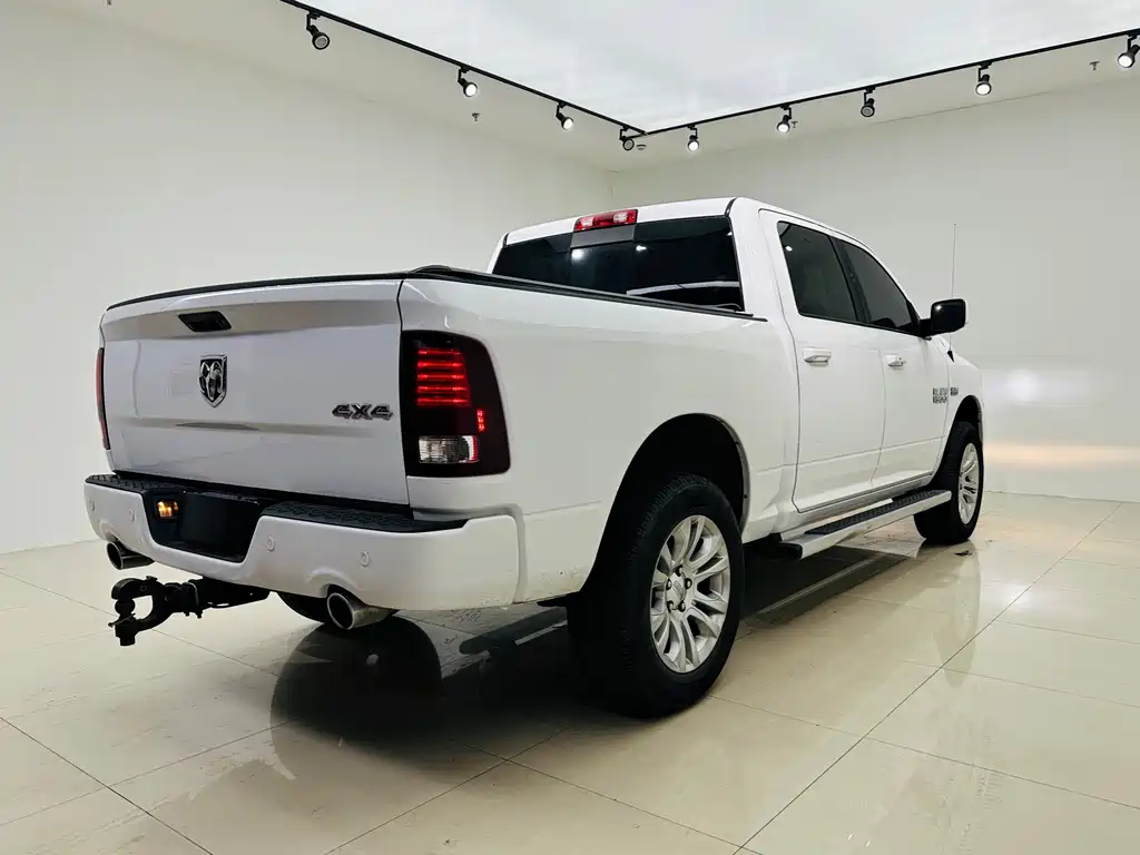RAM Trucks 2016 — фото 6