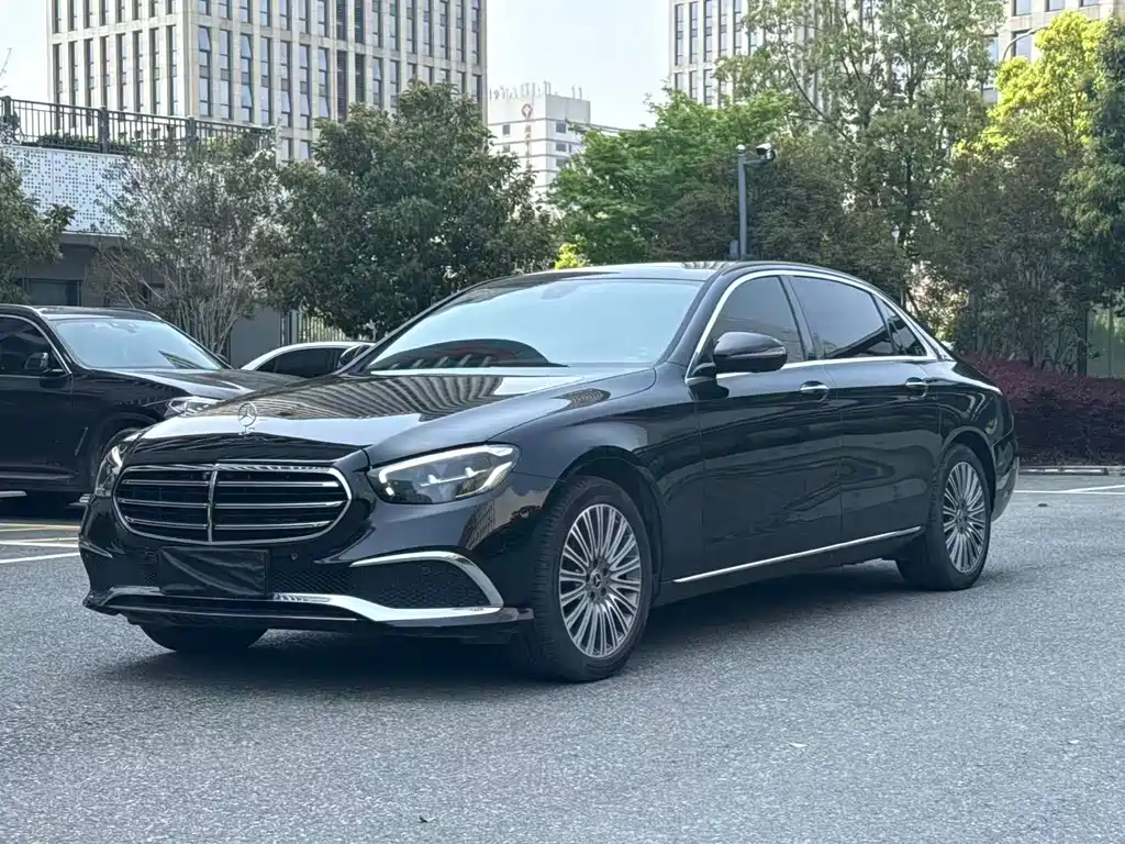 Mercedes-Benz E-Class 2022 — фото 1