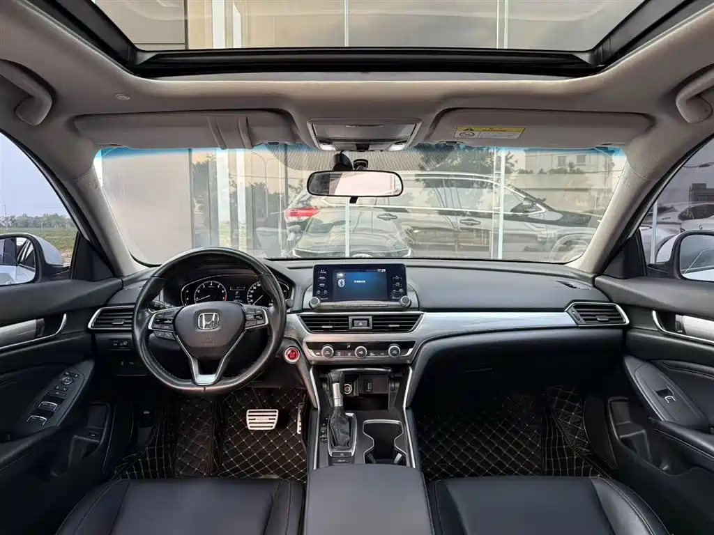 Honda Accord 2019 — фото 8