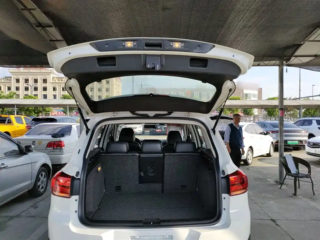 Volkswagen Tiguan 2015 — фото 19