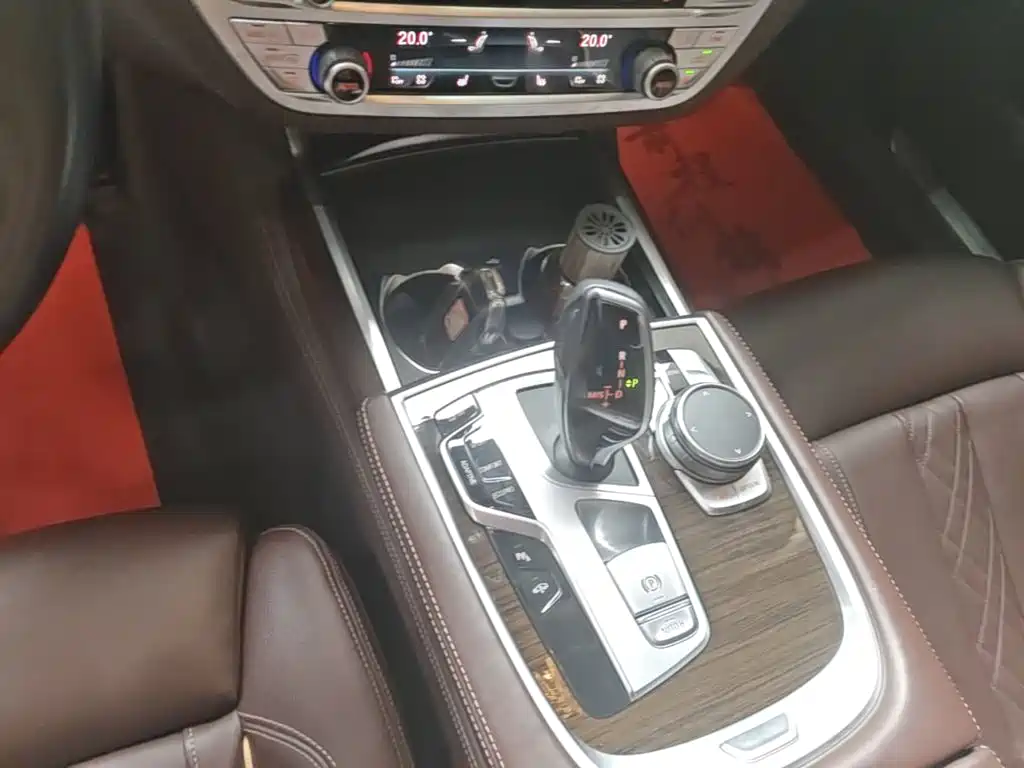 BMW 7 Series 2021 — фото 14
