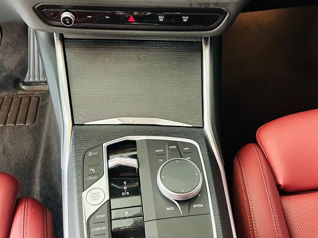 BMW 3 Series 2025 — фото 14