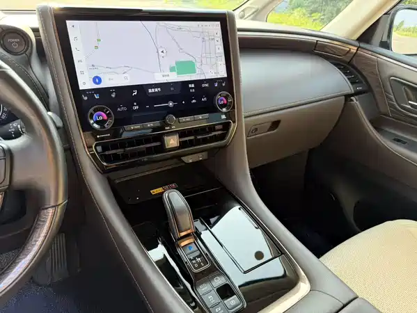 Toyota Vellfire 2023