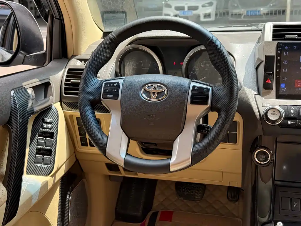 Toyota Prado 2016 — фото 15