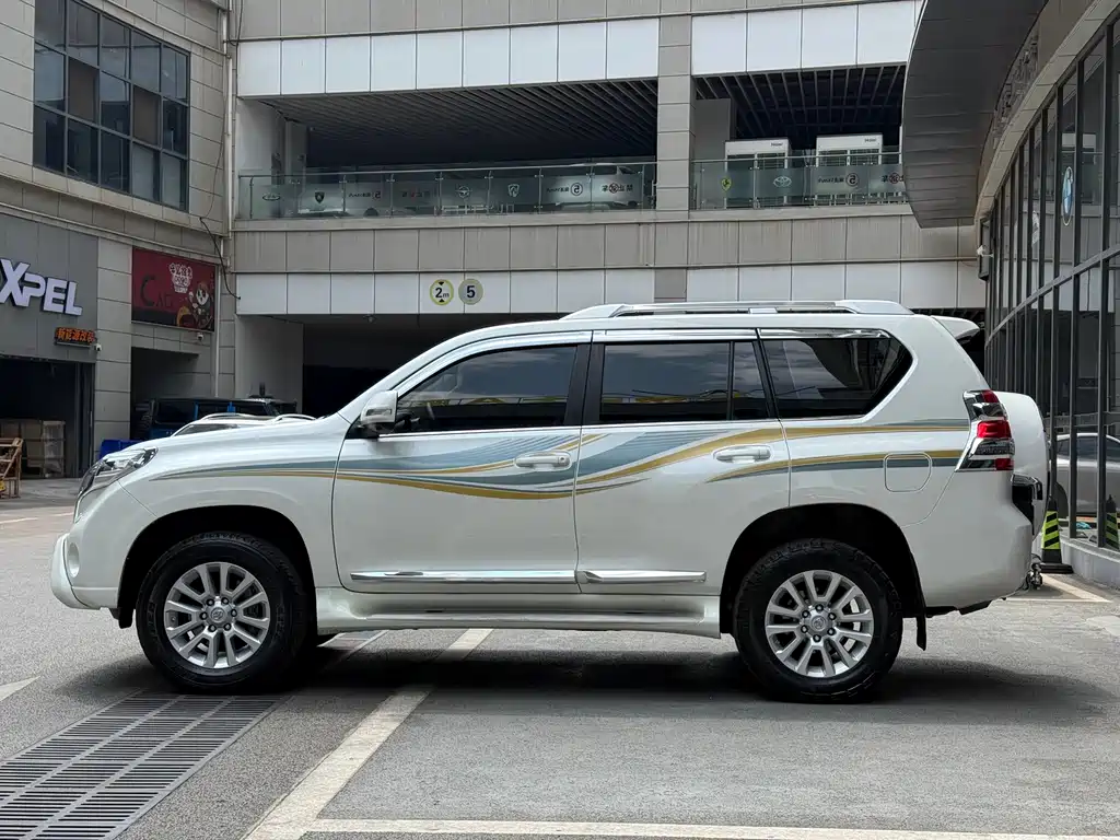Toyota Prado 2016 — фото 3