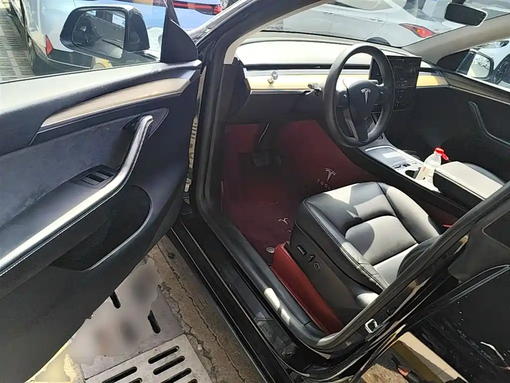 Tesla Model Y 2023 — фото 16