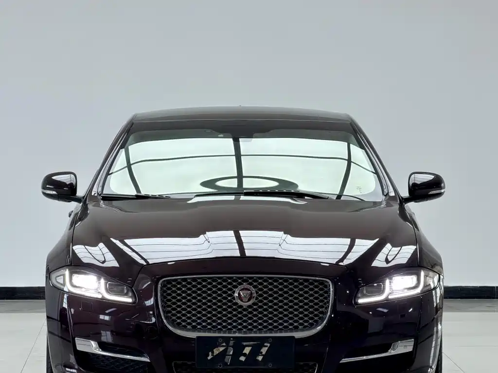 Jaguar XJ 2018 — фото 2