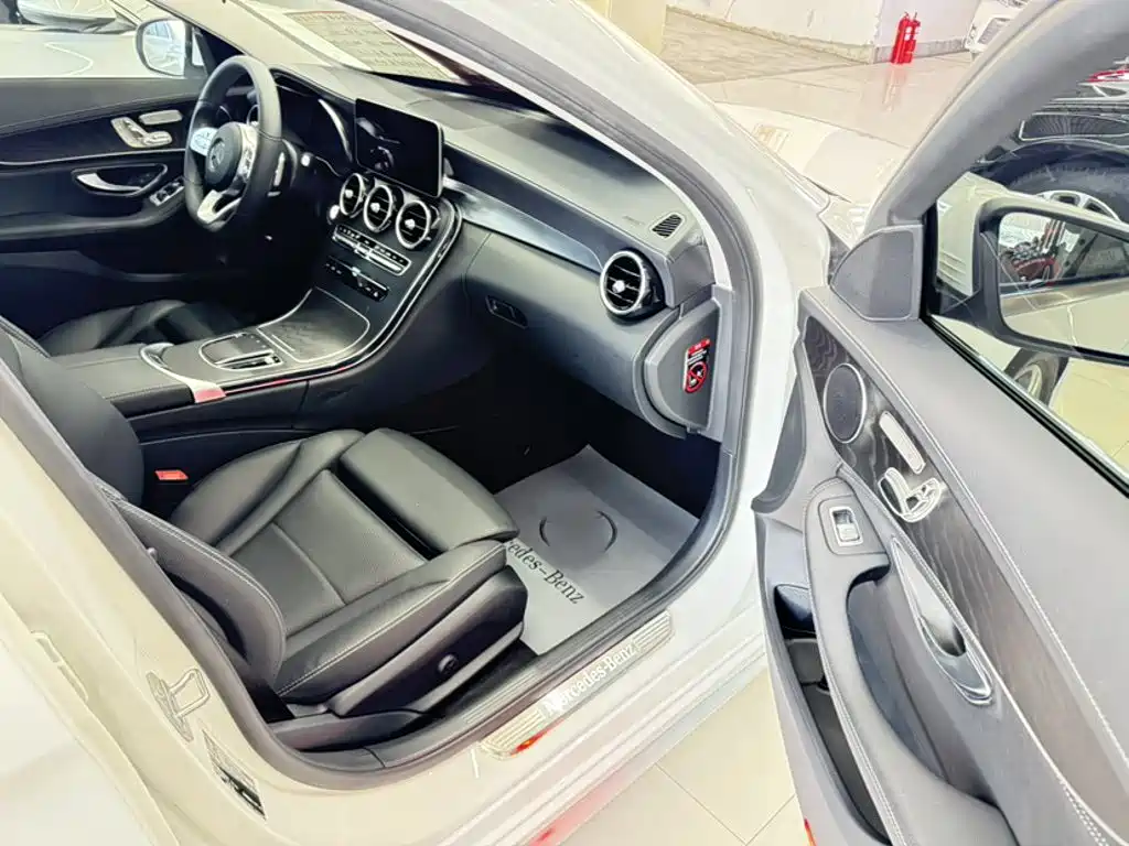Mercedes-Benz C-Class 2020 — фото 18
